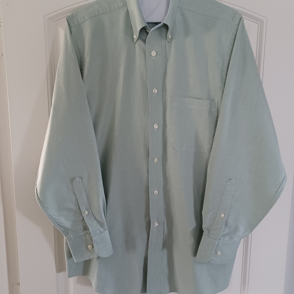 Chaps, Long-Sleeve Dress Shirt, Cotton-Poly blend, Light Green. 15-15.5/32-33 L